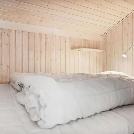 Edzard - 200m From The Sea By Interhome * Hals