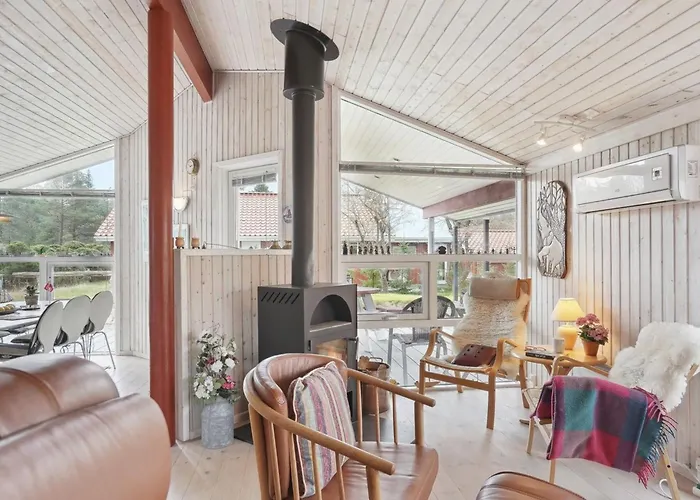 Edzard - 200m From The Sea By Interhome Халс